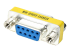 StarTech Slimline DB9 Serial Gender Changer - Høyre vinkel